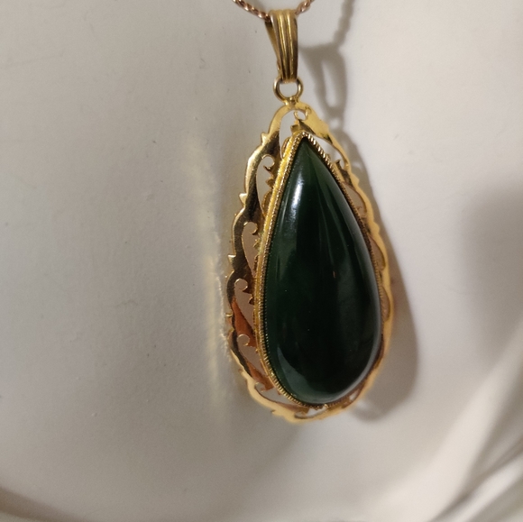 Vintage Genuine Nephrite Jade Necklace - Picture 9 of 12